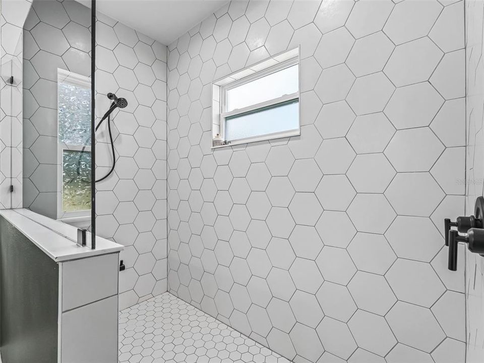 待售: $975,000 (3 贝兹, 2 浴室, 2450 平方英尺)