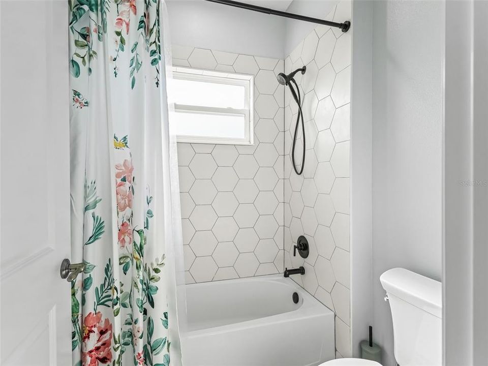 待售: $975,000 (3 贝兹, 2 浴室, 2450 平方英尺)