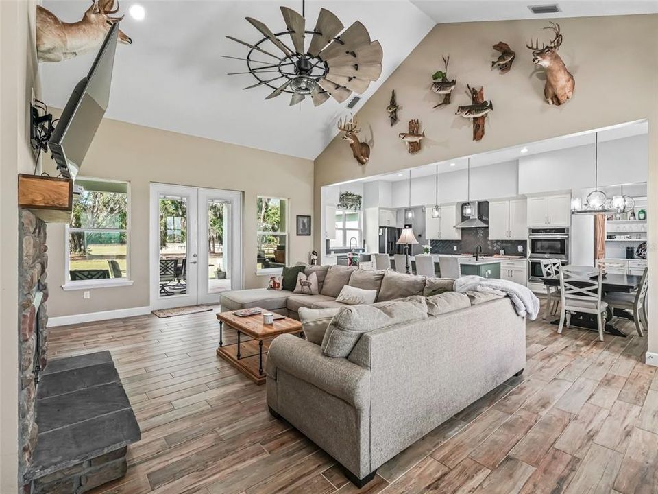 待售: $975,000 (3 贝兹, 2 浴室, 2450 平方英尺)