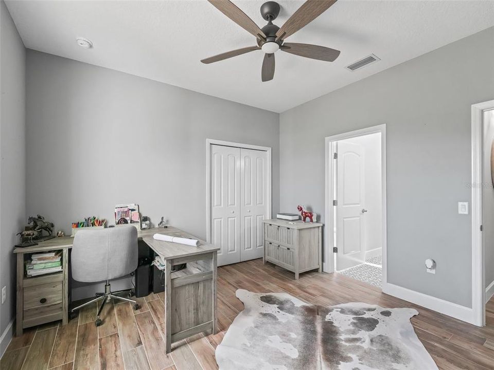 待售: $975,000 (3 贝兹, 2 浴室, 2450 平方英尺)