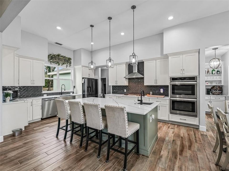 待售: $975,000 (3 贝兹, 2 浴室, 2450 平方英尺)