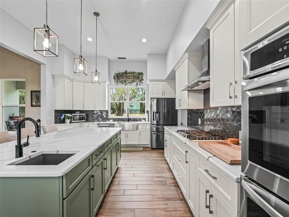 待售: $975,000 (3 贝兹, 2 浴室, 2450 平方英尺)