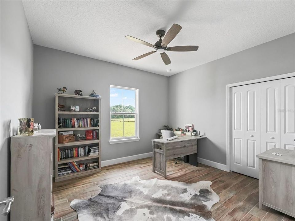 待售: $975,000 (3 贝兹, 2 浴室, 2450 平方英尺)