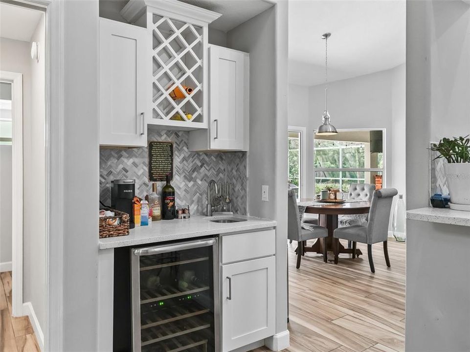 For Sale: $697,000 (3 beds, 2 baths, 2553 Square Feet)