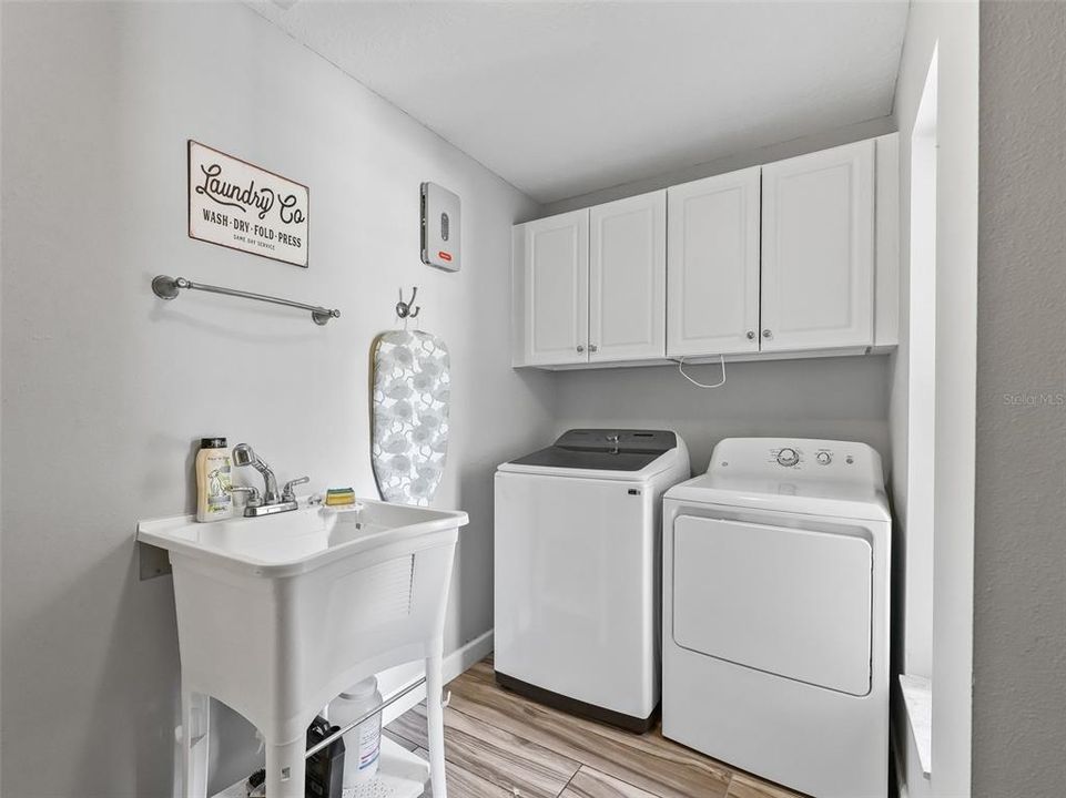 For Sale: $697,000 (3 beds, 2 baths, 2553 Square Feet)