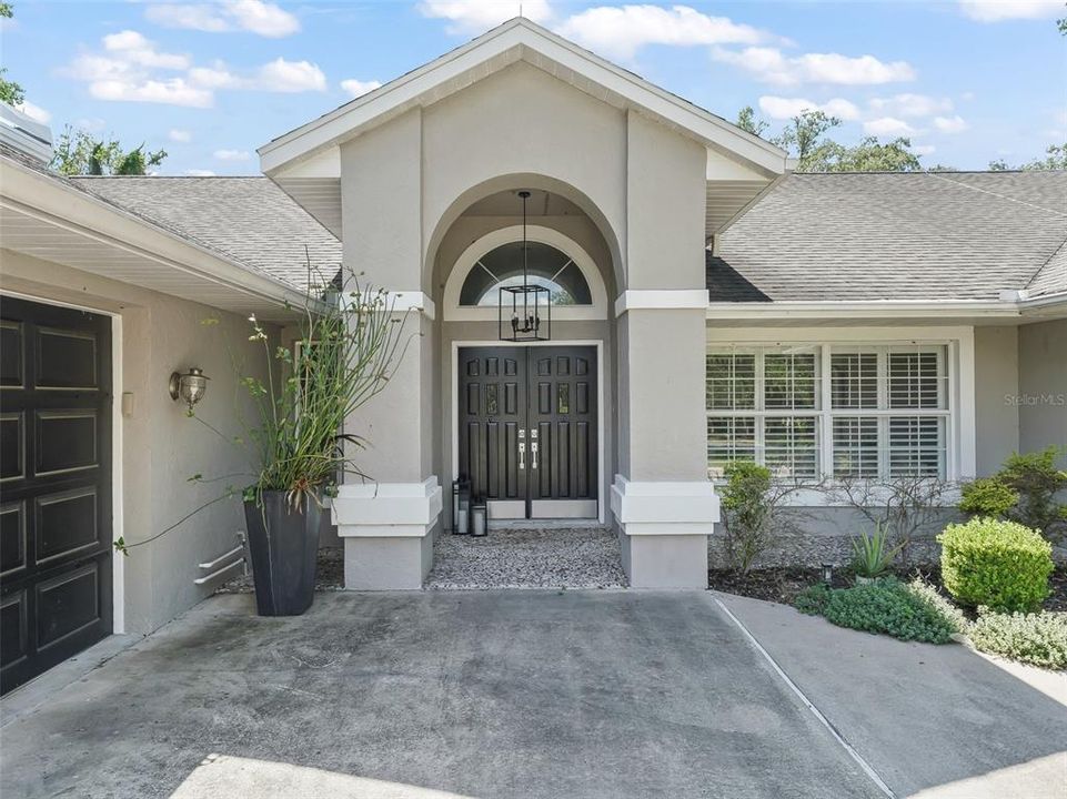 For Sale: $697,000 (3 beds, 2 baths, 2553 Square Feet)