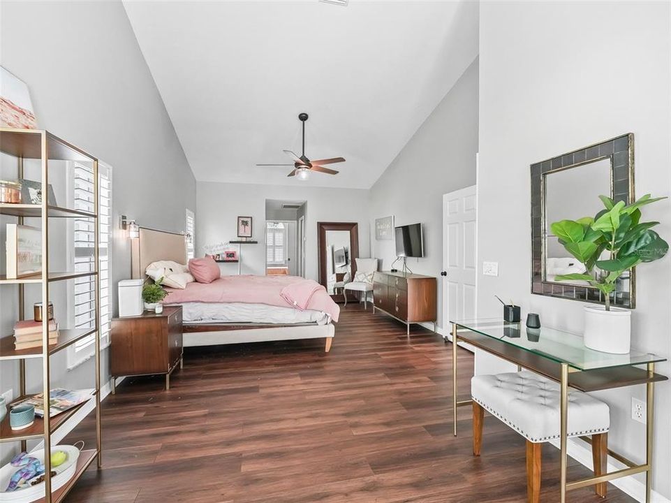 For Sale: $697,000 (3 beds, 2 baths, 2553 Square Feet)