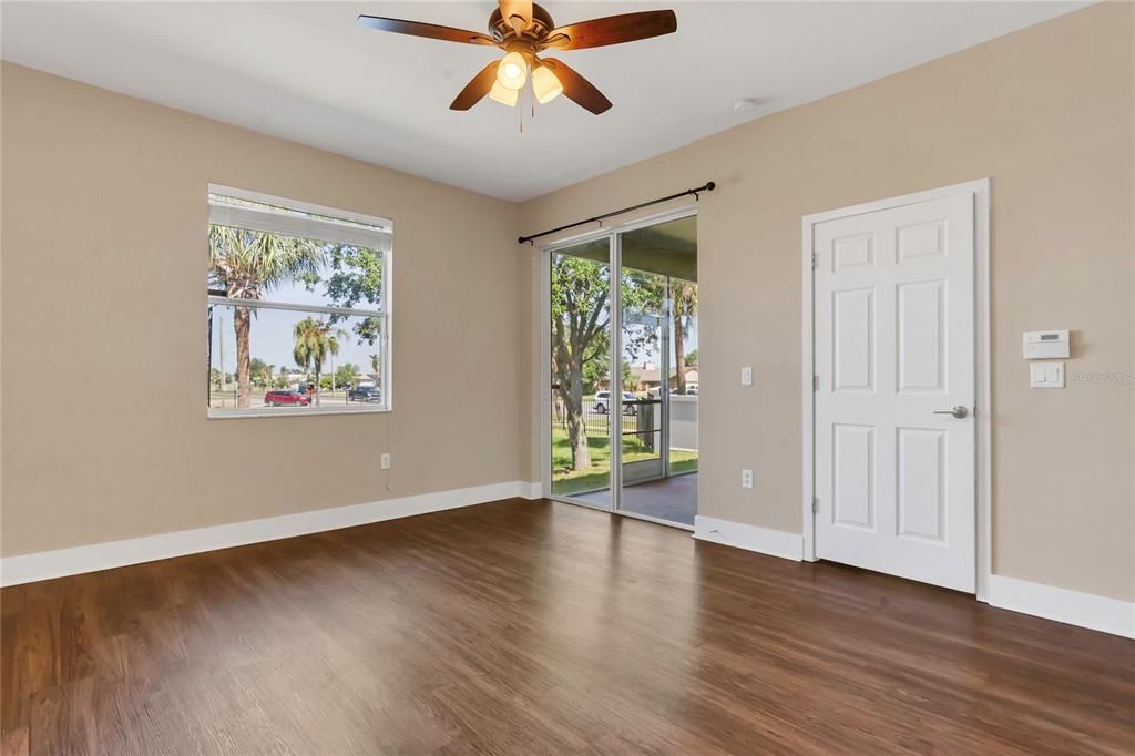 For Sale: $359,900 (3 beds, 3 baths, 2184 Square Feet)