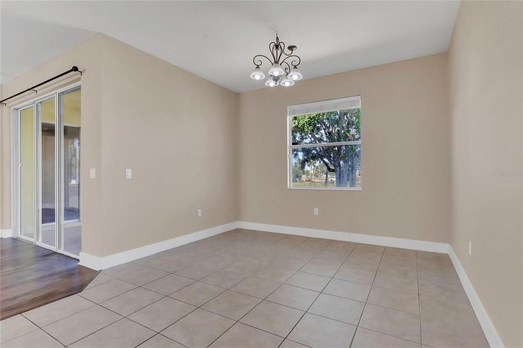 For Sale: $359,900 (3 beds, 3 baths, 2184 Square Feet)