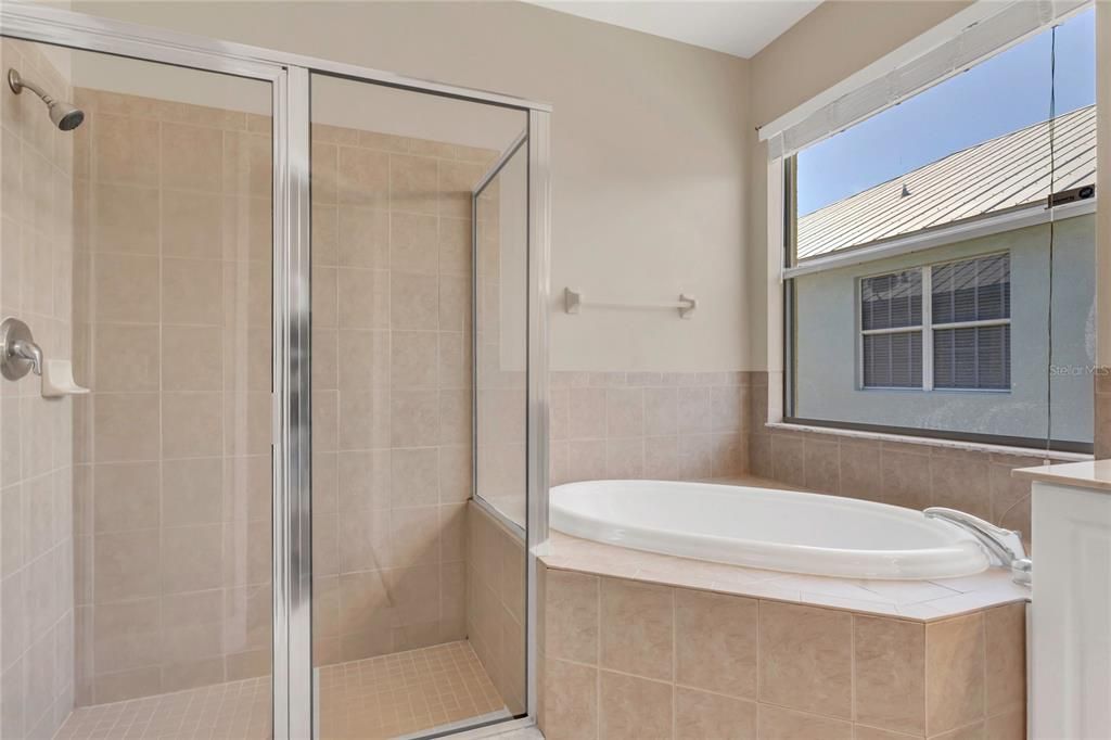 For Sale: $359,900 (3 beds, 3 baths, 2184 Square Feet)