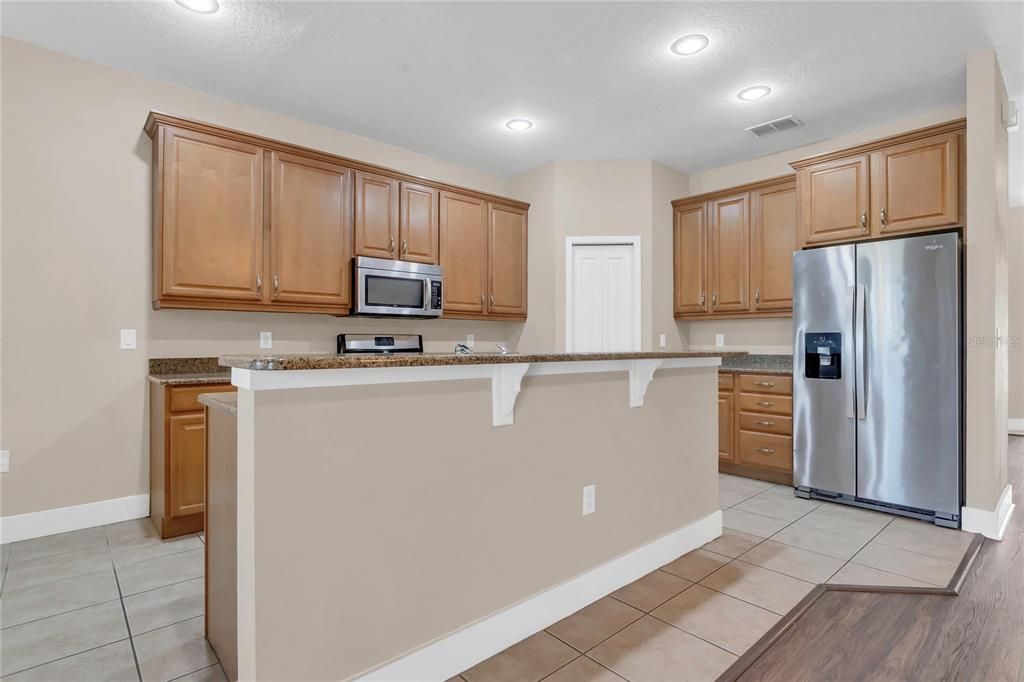 For Sale: $359,900 (3 beds, 3 baths, 2184 Square Feet)