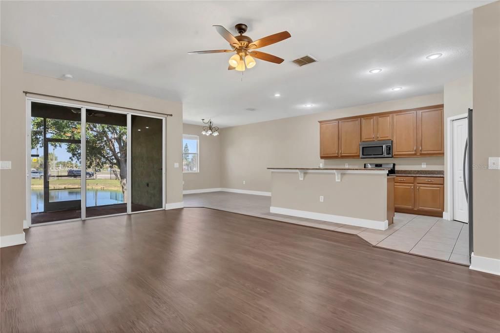 For Sale: $359,900 (3 beds, 3 baths, 2184 Square Feet)