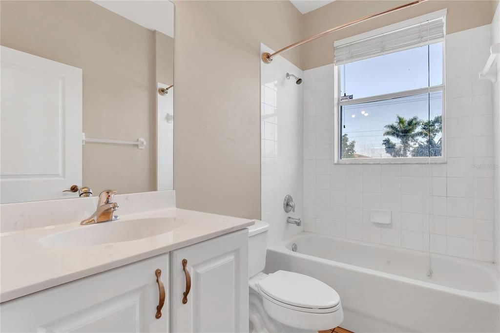 For Sale: $359,900 (3 beds, 3 baths, 2184 Square Feet)