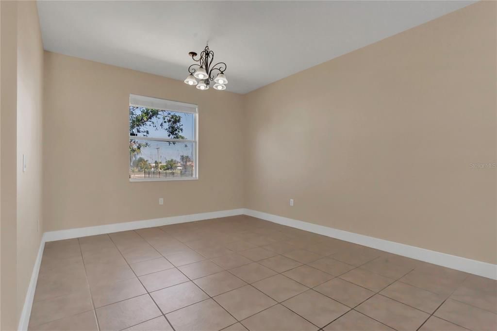 For Sale: $359,900 (3 beds, 3 baths, 2184 Square Feet)