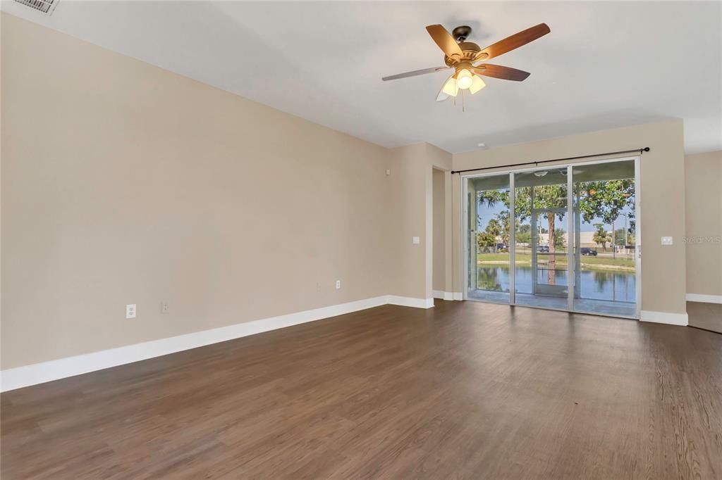 For Sale: $359,900 (3 beds, 3 baths, 2184 Square Feet)