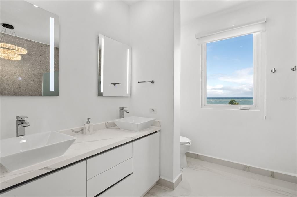 待售: $1,995,000 (4 贝兹, 4 浴室, 2650 平方英尺)