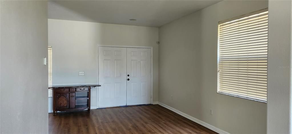 出租: $2,400 (4 贝兹, 3 浴室, 2924 平方英尺)