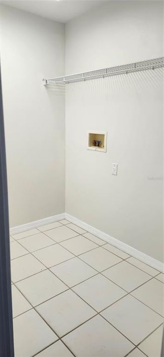 出租: $2,400 (4 贝兹, 3 浴室, 2924 平方英尺)