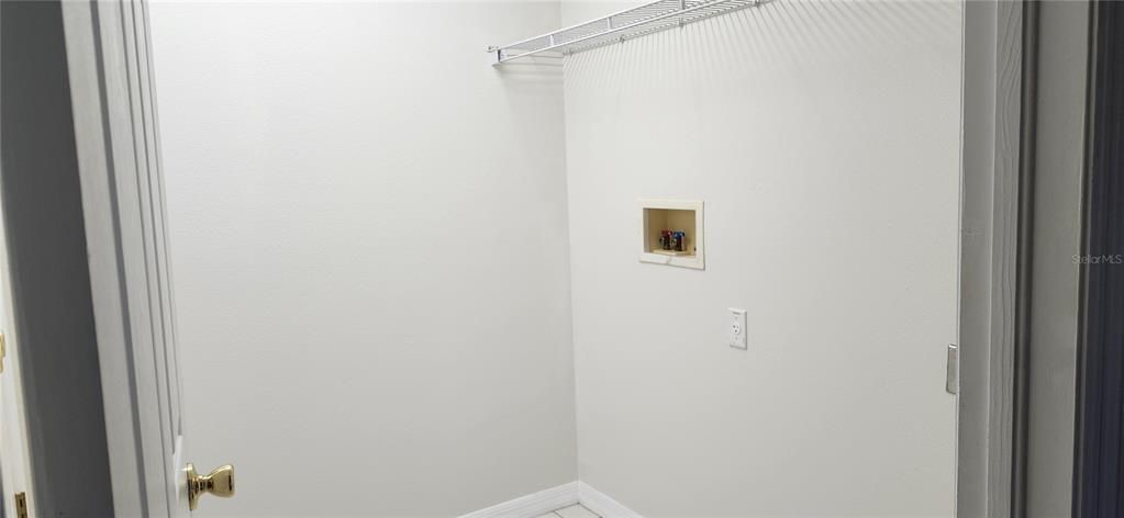 出租: $2,400 (4 贝兹, 3 浴室, 2924 平方英尺)