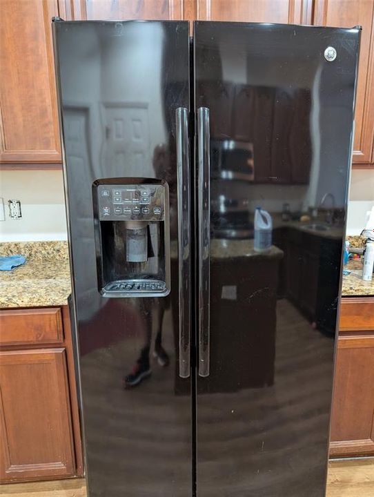 出租: $2,400 (4 贝兹, 3 浴室, 2924 平方英尺)