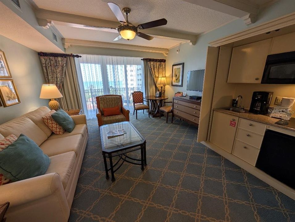 待售: $335,000 (1 贝兹, 1 浴室, 678 平方英尺)