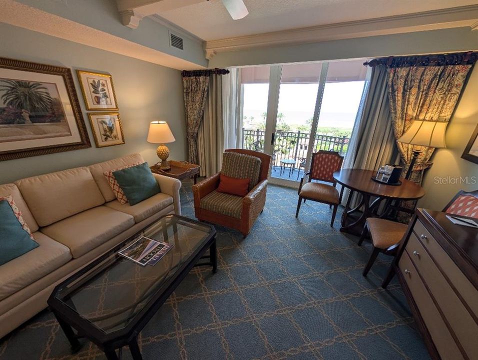 待售: $335,000 (1 贝兹, 1 浴室, 678 平方英尺)