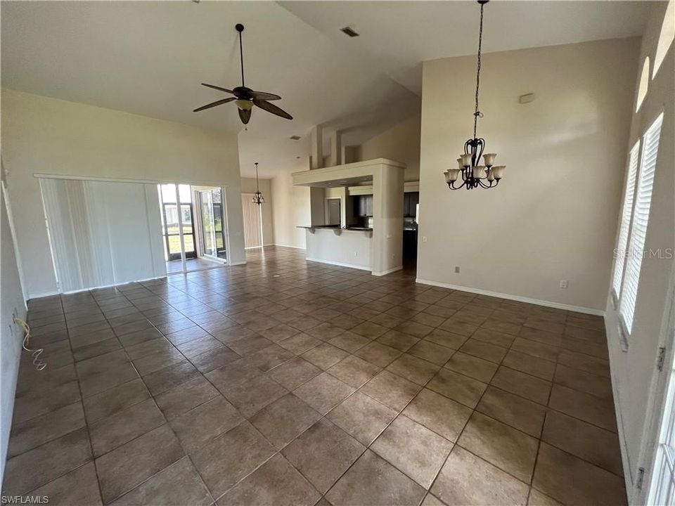 For Rent: $2,200 (3 beds, 2 baths, 1948 Square Feet)