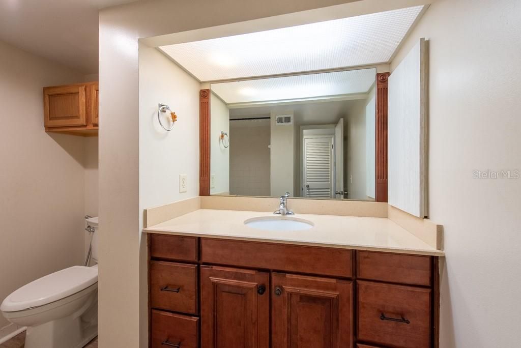 Active With Contract: $85,000 (1 beds, 1 baths, 565 Square Feet)