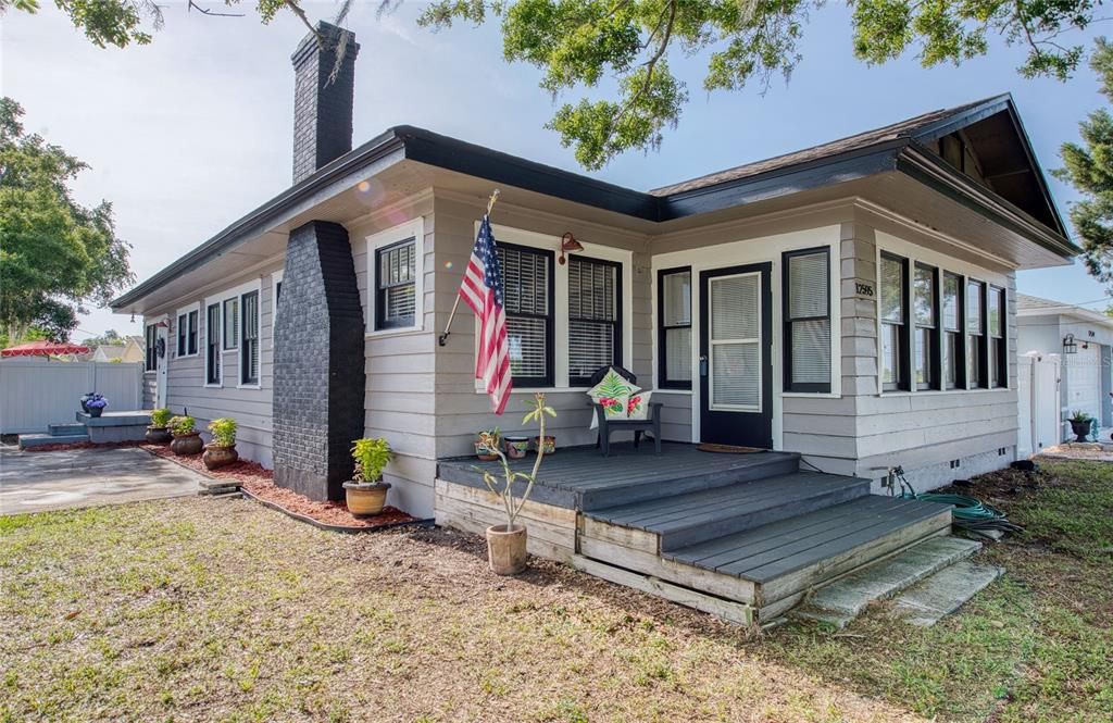 Recently Sold: $335,000 (3 beds, 1 baths, 1244 Square Feet)