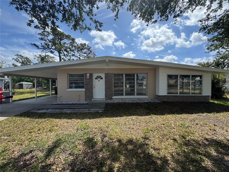 Recently Rented: $1,650 (2 beds, 1 baths, 1198 Square Feet)