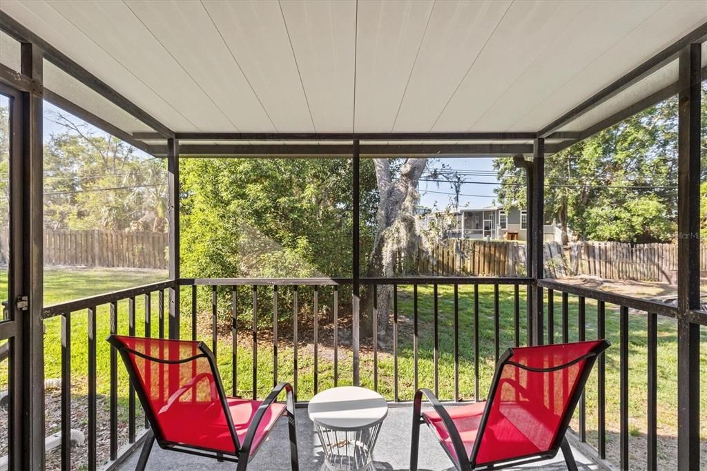 For Sale: $180,000 (2 beds, 1 baths, 905 Square Feet)