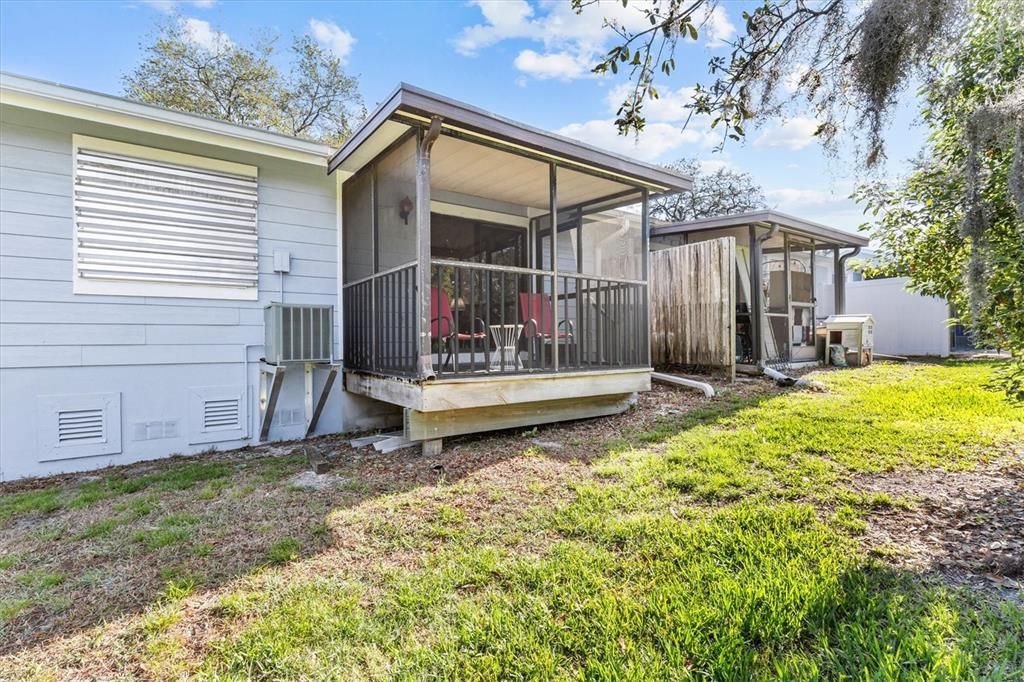 For Sale: $180,000 (2 beds, 1 baths, 905 Square Feet)