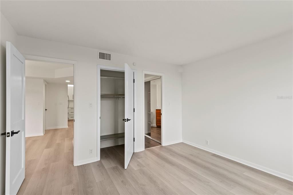 For Sale: $341,500 (2 beds, 2 baths, 1189 Square Feet)