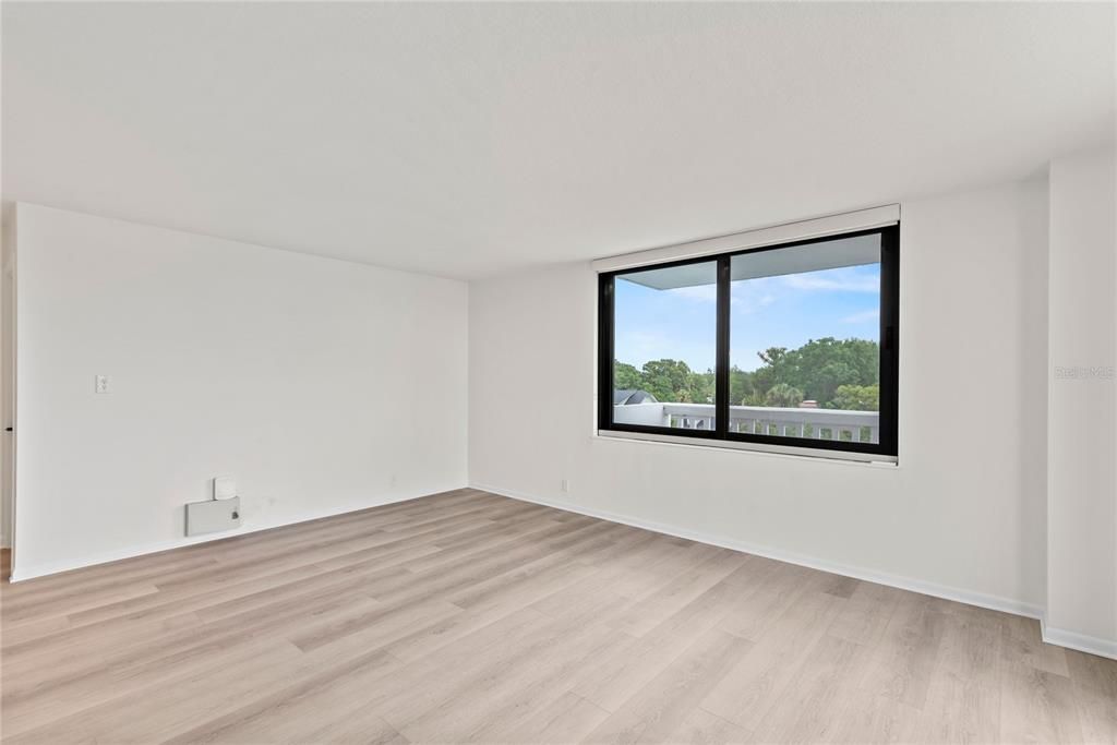 For Sale: $341,500 (2 beds, 2 baths, 1189 Square Feet)