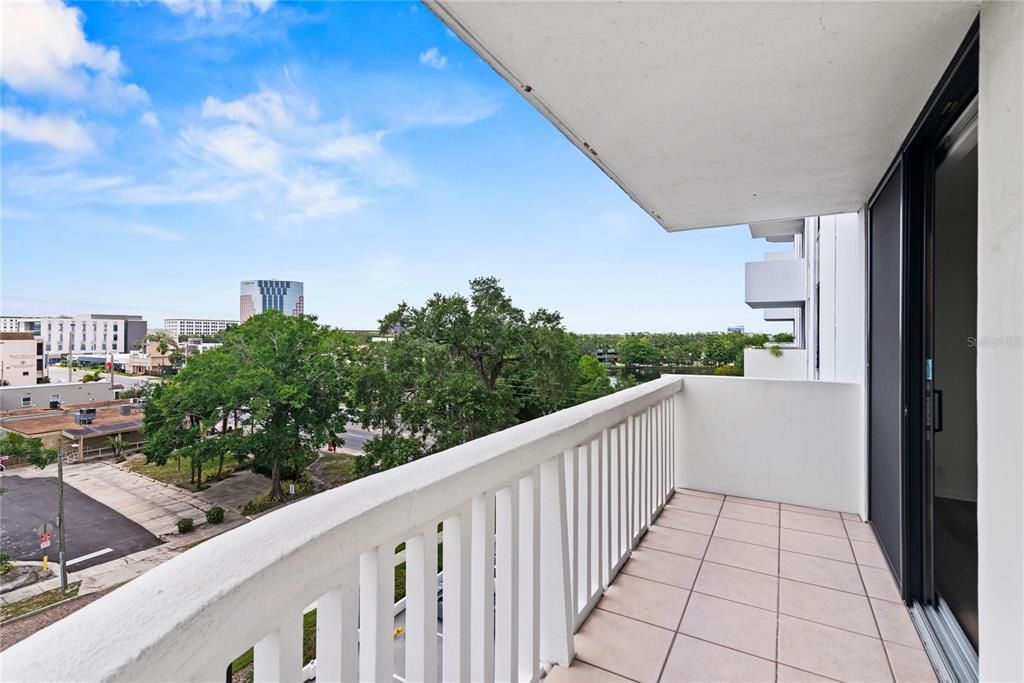 For Sale: $341,500 (2 beds, 2 baths, 1189 Square Feet)