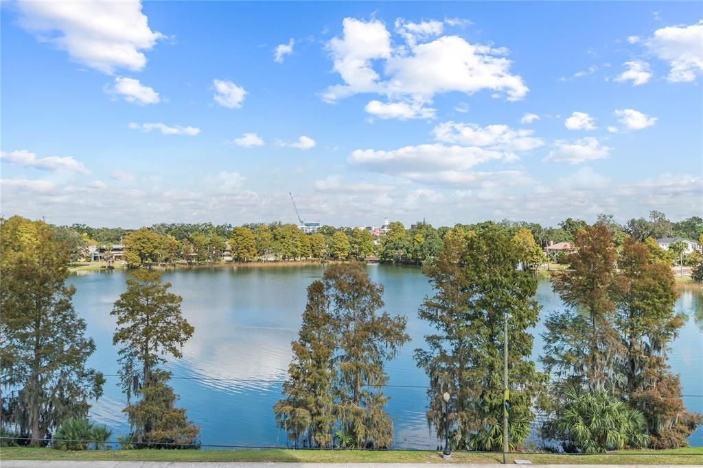 For Sale: $341,500 (2 beds, 2 baths, 1189 Square Feet)