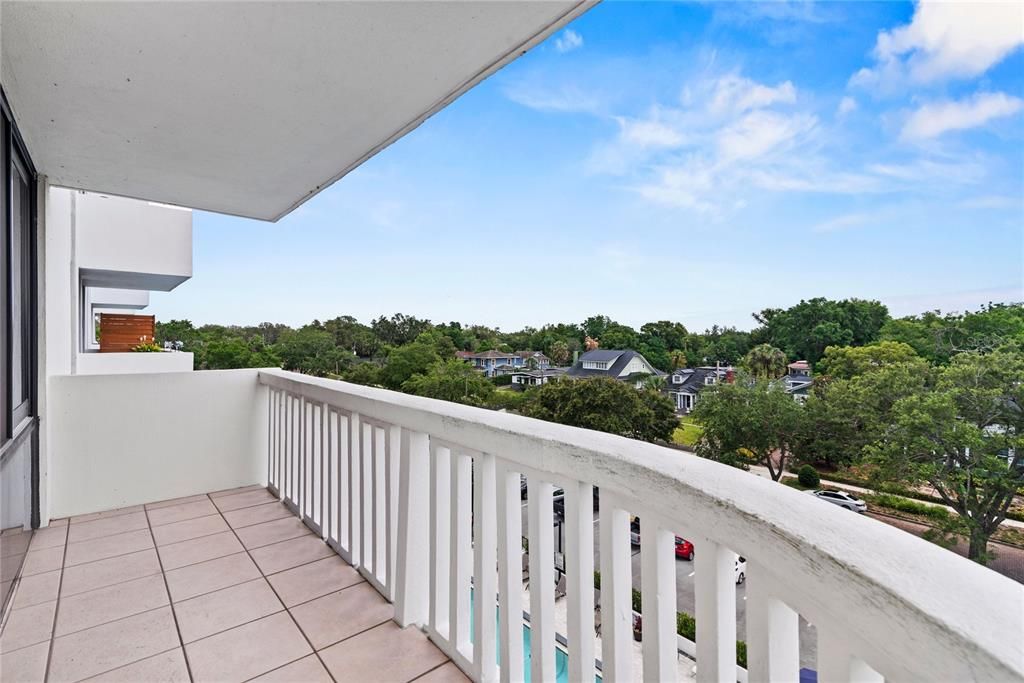 For Sale: $341,500 (2 beds, 2 baths, 1189 Square Feet)