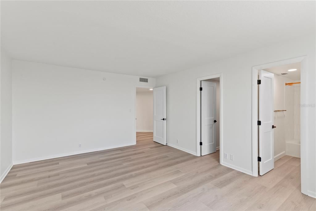 For Sale: $341,500 (2 beds, 2 baths, 1189 Square Feet)