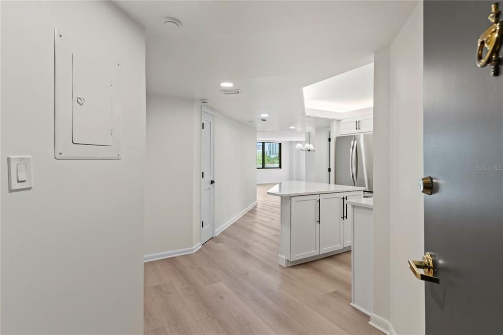 For Sale: $341,500 (2 beds, 2 baths, 1189 Square Feet)