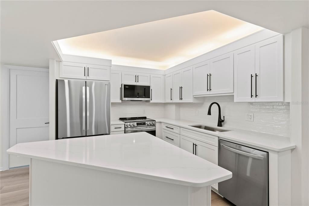 For Sale: $341,500 (2 beds, 2 baths, 1189 Square Feet)