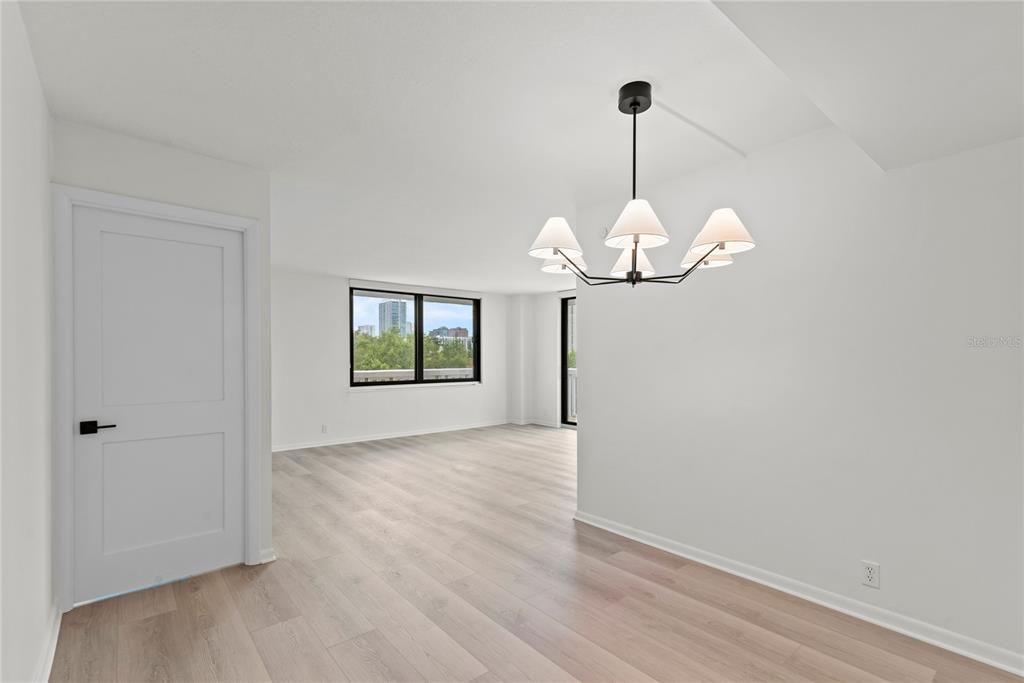 For Sale: $341,500 (2 beds, 2 baths, 1189 Square Feet)