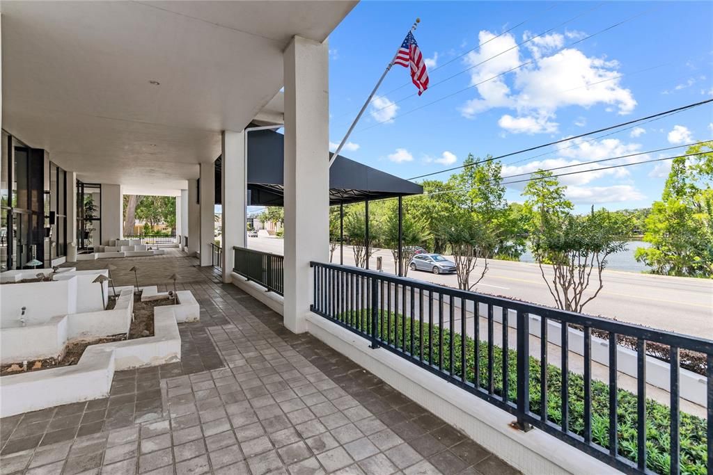 For Sale: $341,500 (2 beds, 2 baths, 1189 Square Feet)