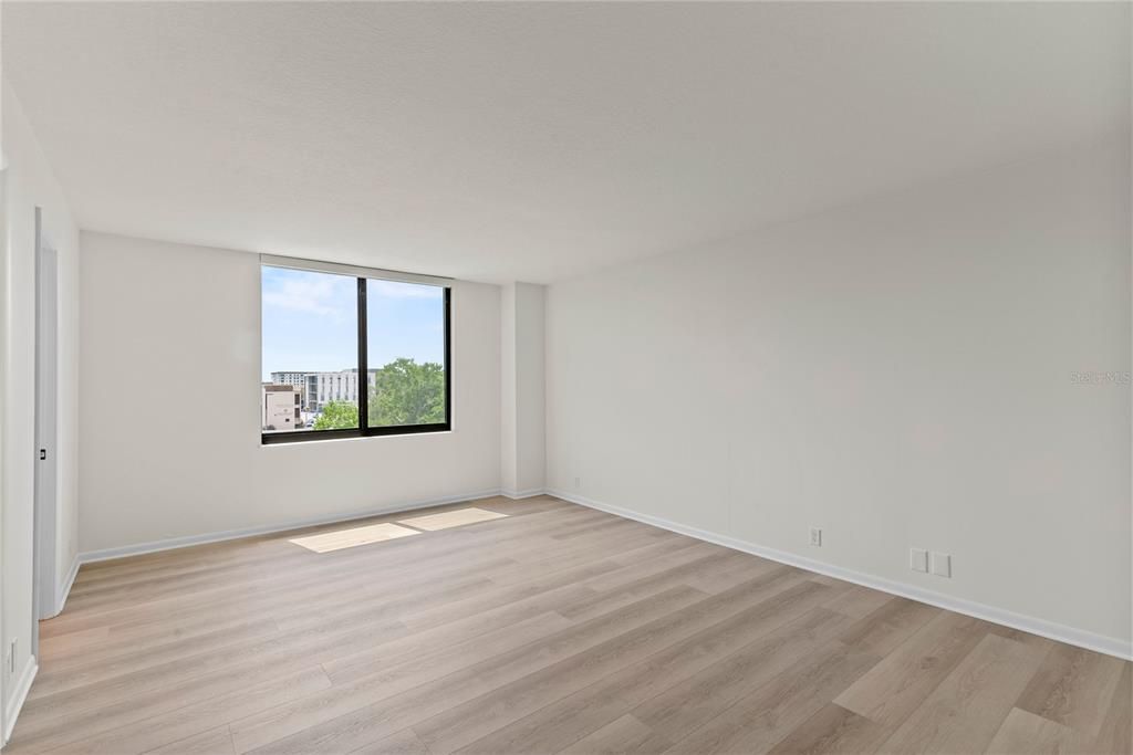 For Sale: $341,500 (2 beds, 2 baths, 1189 Square Feet)