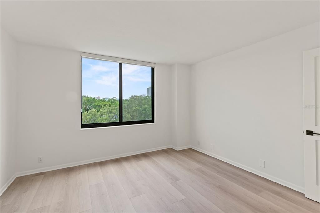 For Sale: $341,500 (2 beds, 2 baths, 1189 Square Feet)