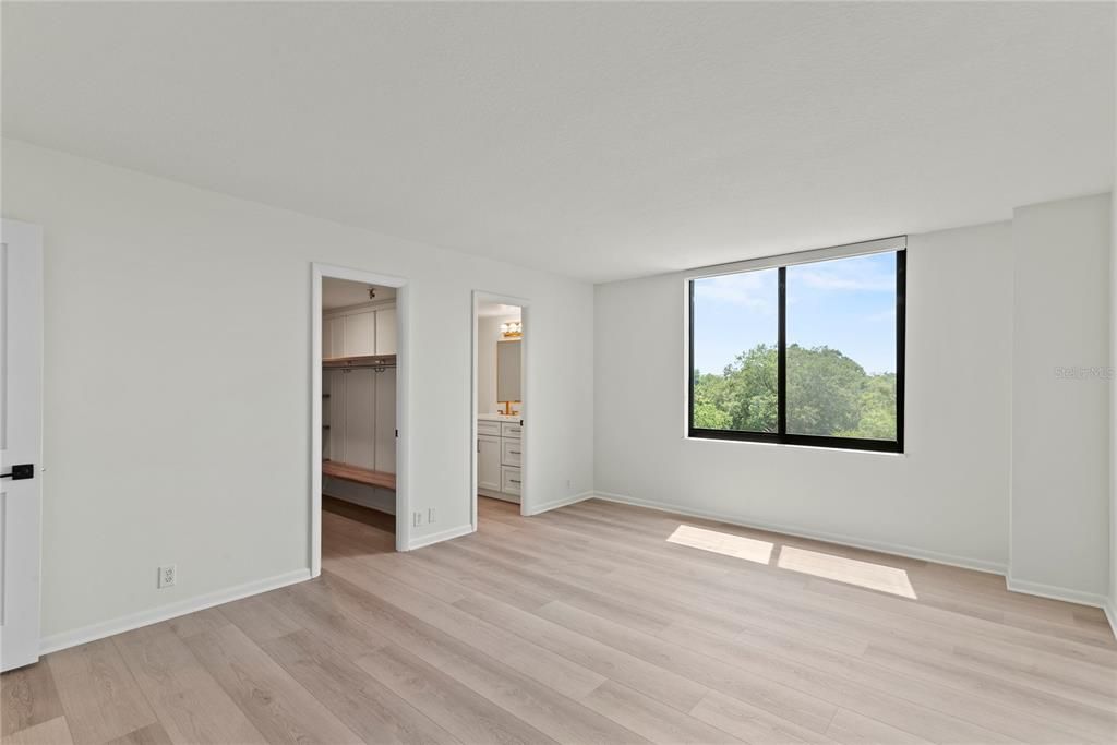 For Sale: $341,500 (2 beds, 2 baths, 1189 Square Feet)