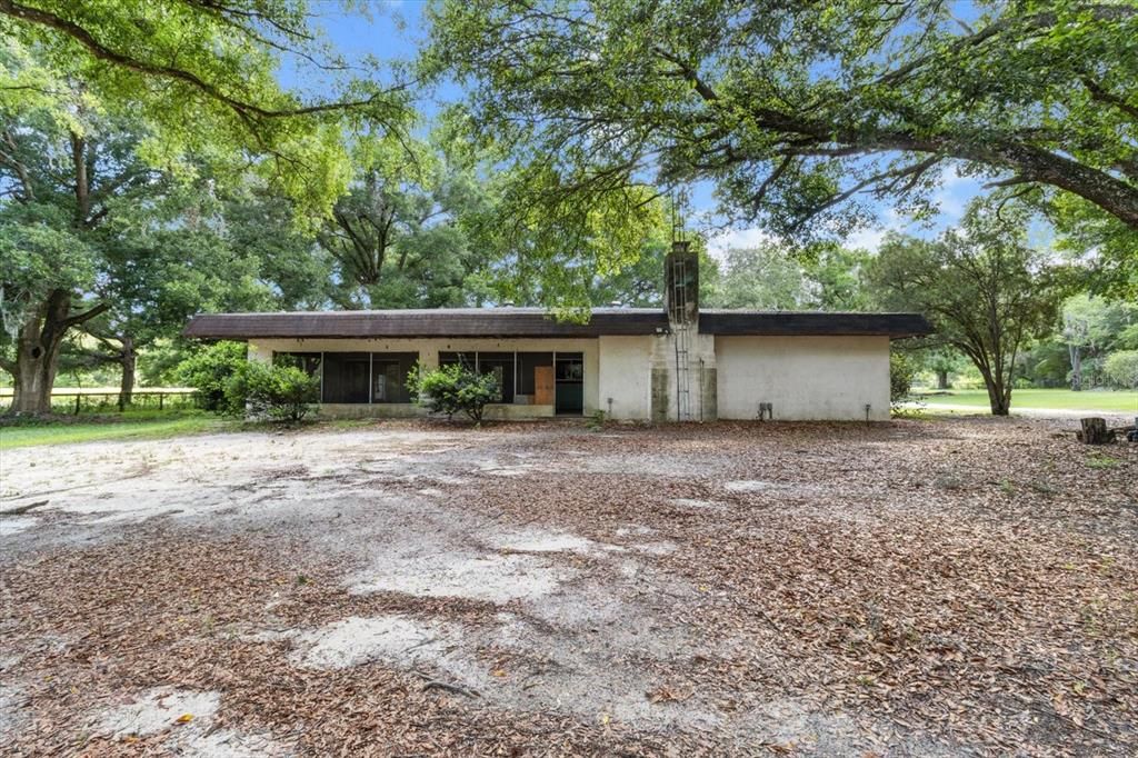 For Sale: $280,000 (3 beds, 2 baths, 2422 Square Feet)