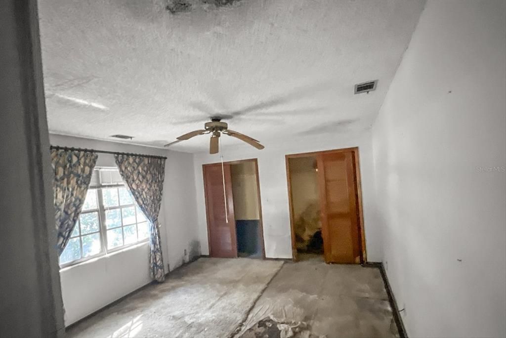 For Sale: $280,000 (3 beds, 2 baths, 2422 Square Feet)