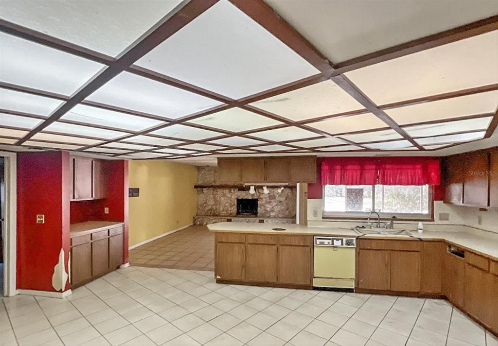 For Sale: $280,000 (3 beds, 2 baths, 2422 Square Feet)