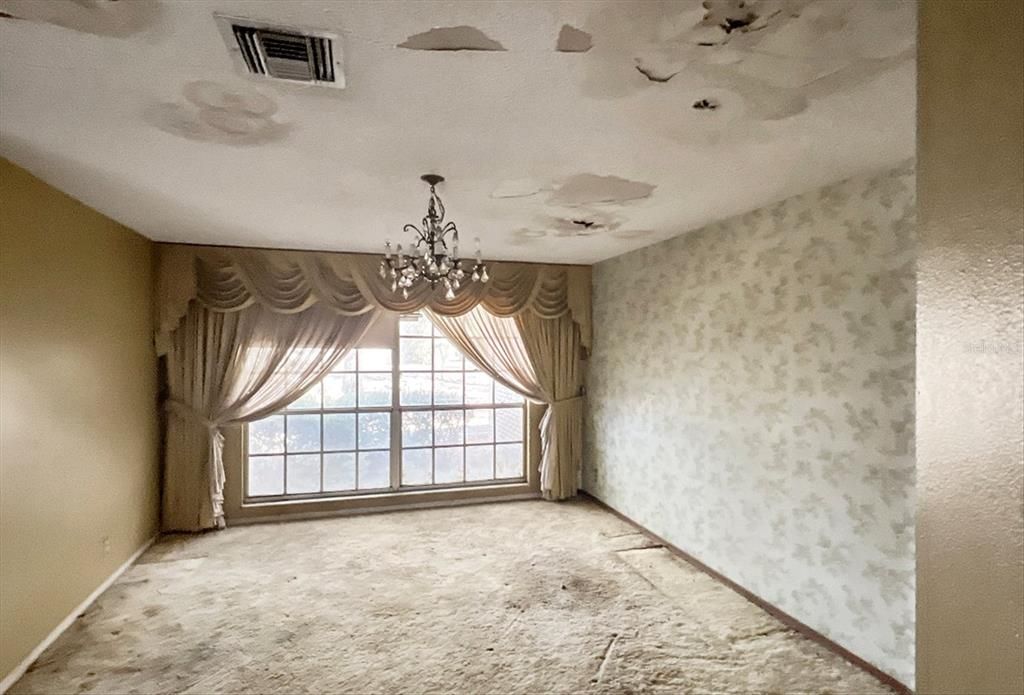 For Sale: $280,000 (3 beds, 2 baths, 2422 Square Feet)