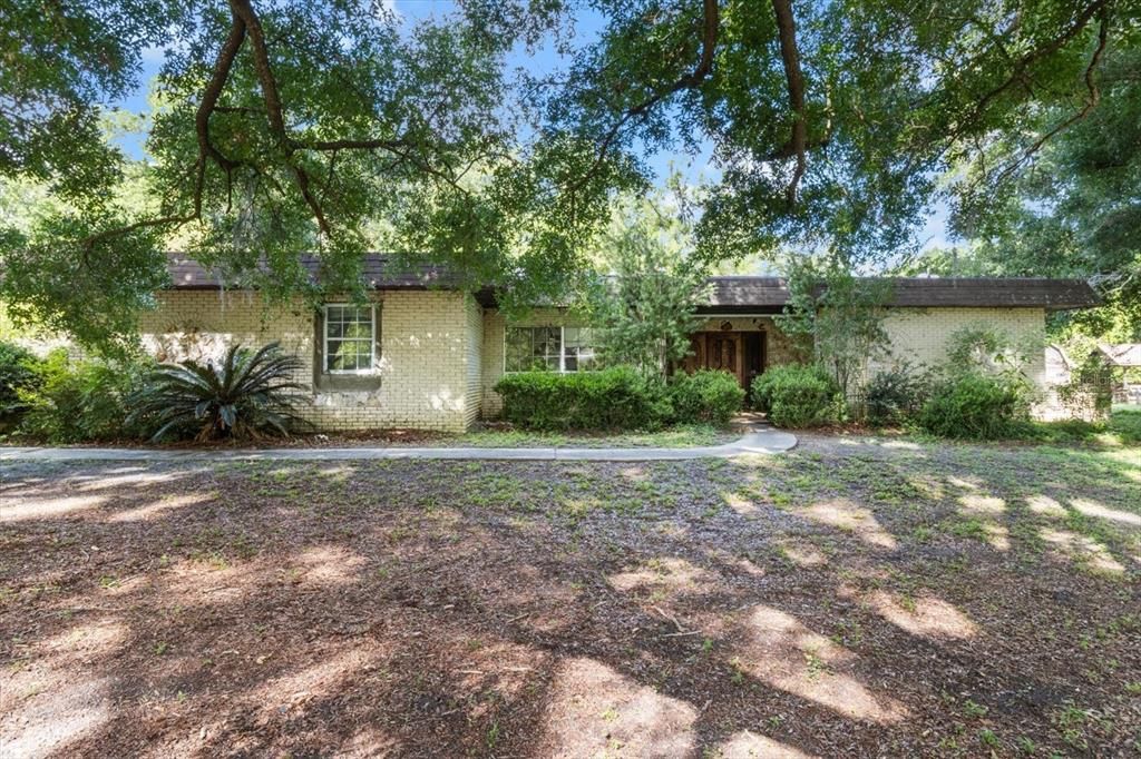 For Sale: $280,000 (3 beds, 2 baths, 2422 Square Feet)